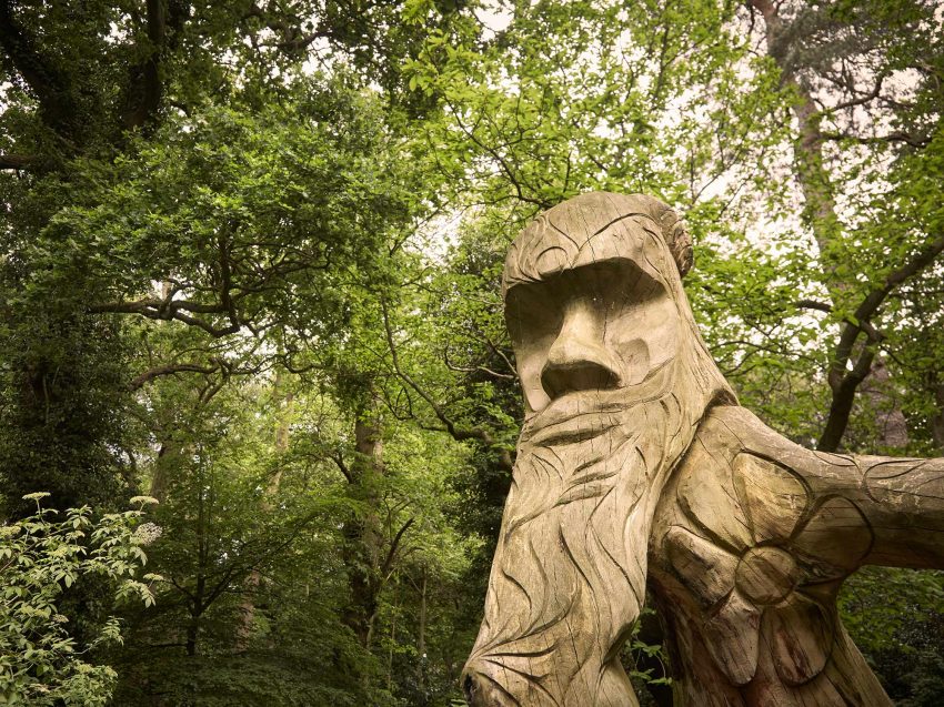 Show Century Court Bracknell Sculpture